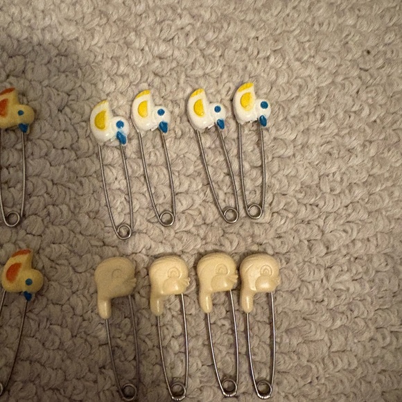 Vintage Colorful Animal diaper Pins for Kids - Picture 3 of 7
